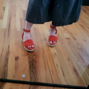 Marc Fisher faitful platform sandals